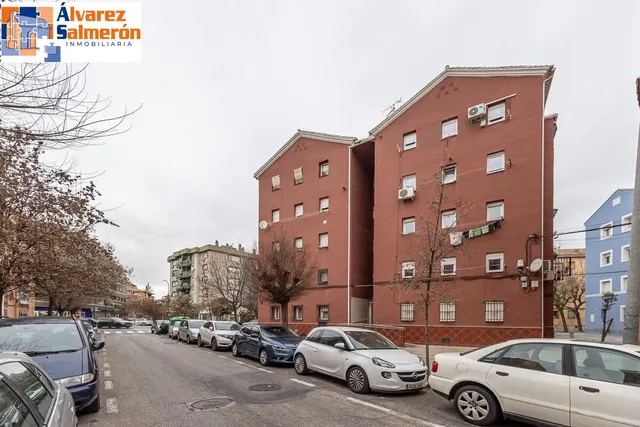 Piso reformado con licencia turística. — 14