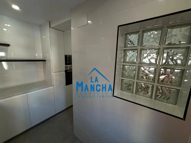 *720€ al mes* inmobiliaria la mancha alquila piso en zona centro de salud canal maria cristina de Albacete — 17