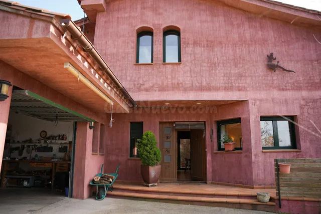 Exclusiva casa con piscina, jardín y amplio garaje en venta  - foto 4