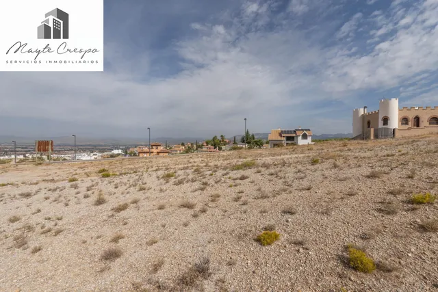 Terreno urbano de 750 m2 en Altos de La Zubia. Parcela 17, manzana M — 27