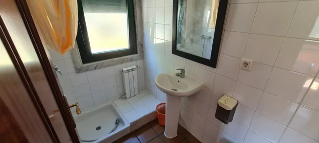 CASA REFORMADA USO HOTELERO EN SANTA COMBA — 29
