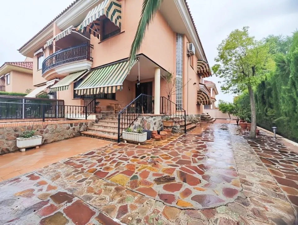 Casa Pareada en venta Zona Pau II