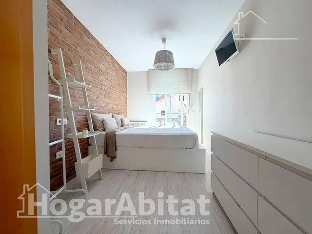 Excelente ubicación y reforma integral en este luminoso piso exterior con terraza, garaje y piscina comunitaria — 25