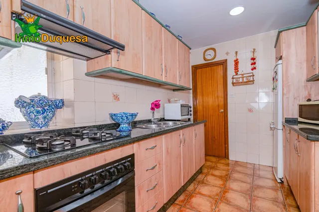 Casa de 7 dormitorios en La Zubia. (Con patio de 16 m2). — 5