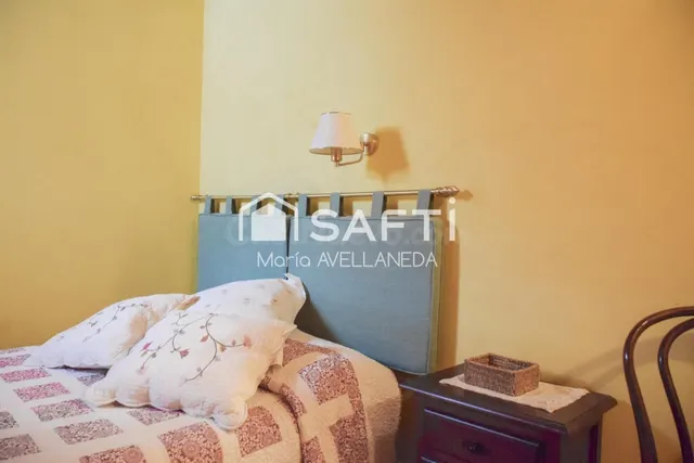 FABULOSA CASA DE PIEDRA TOTALMENTE REFORMADA — 81