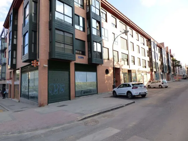 Ciudad Jardín, Chamartin. 3 dormitorios 2 wc garaje y piscina. — 30