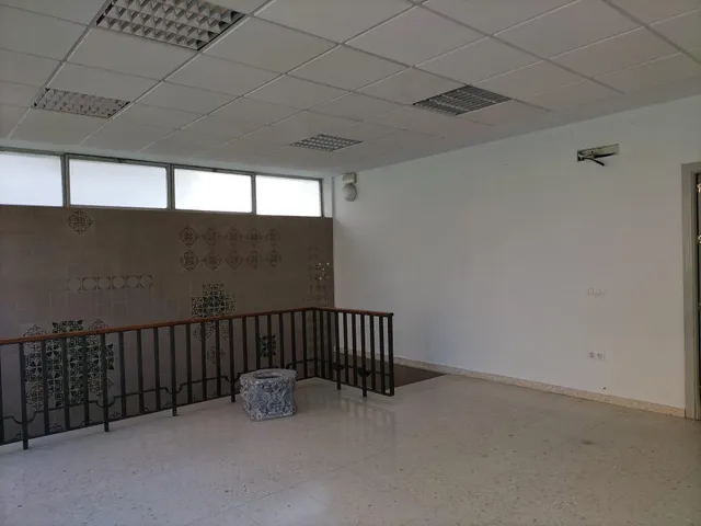Local en venta de procedencia bancaria — 23