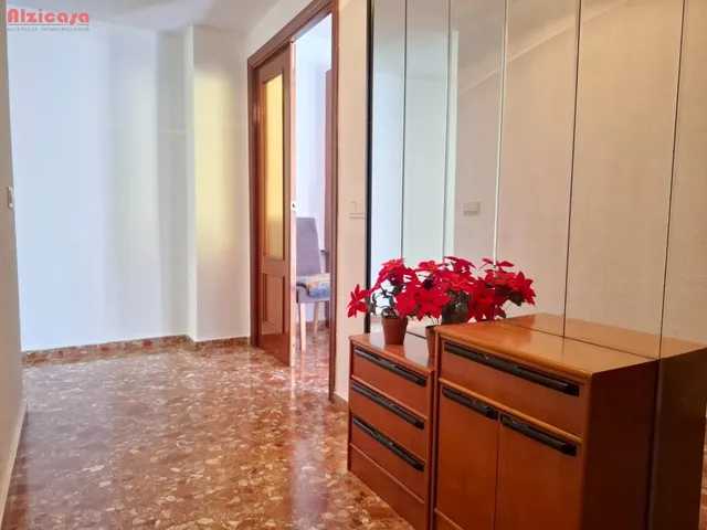 ÁTICO EN VENTA EN LA ZONA DE SANTS PATRONS   Junto al IES Rei en Jaume I — 6