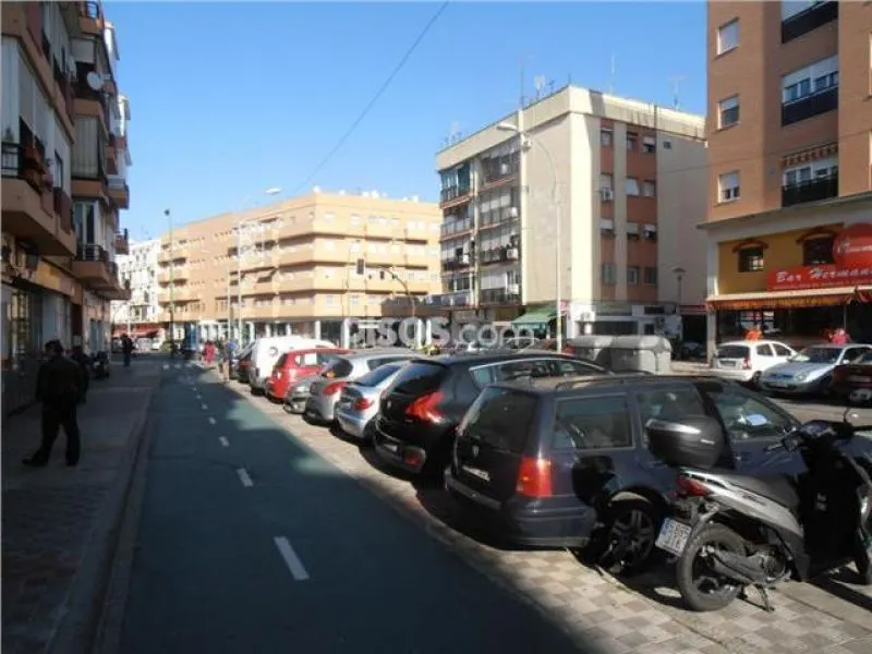 PISO EN CARRETERA CARMONA