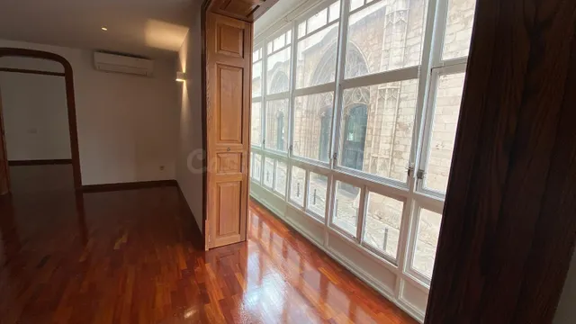 ️ OPORTUNIDAD INVERSORES!!! EXCLUSIVO EDIFICIO EN LA LONJA!! - foto 3