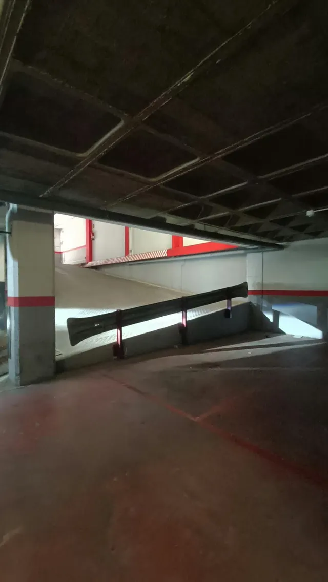 EN VENDA PÀRQUING AL C BISBE MORGADES - foto 3