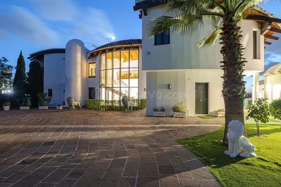 Chalet 8 habitaciones 1081m² en venta - Costa del Sol
