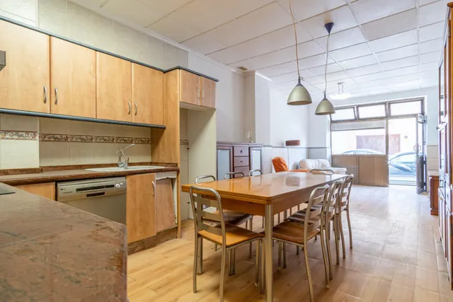 OPORTUNIDAD!!! LOCAL COMERCIAL COMO VIVIENDA. ubicación PERFECTA!!! — 4