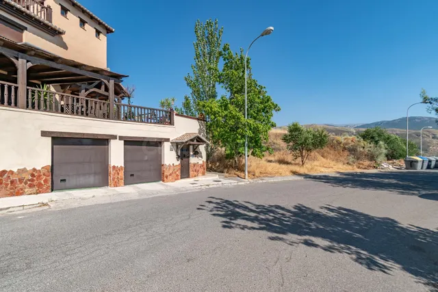 PRECIOSO CHALET EN CERRO DEL ORO-CENES DE LA VEGA — 4
