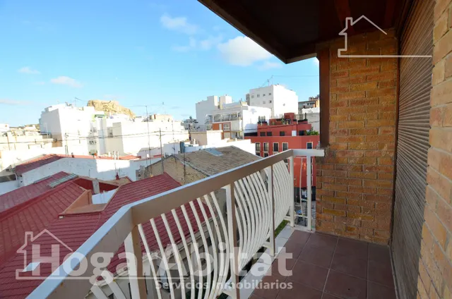 ¡Alicante centro! alto, luminoso y esquinero con terraza — 15