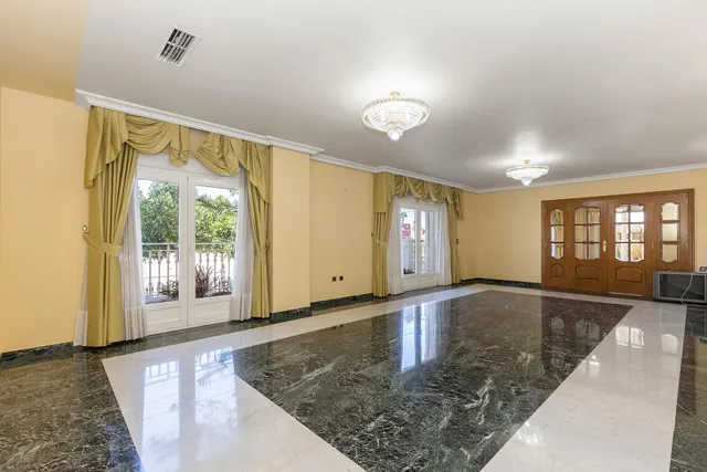 Oportunidad villa de lujo con mas de 500m2 de vivienda — 8