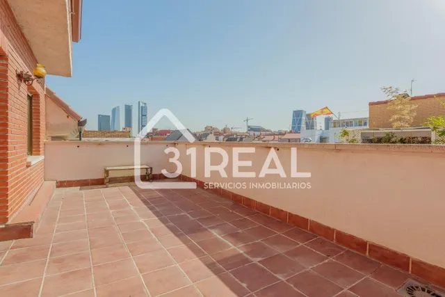 Ático duplex con terraza en Valdeacederas — 32