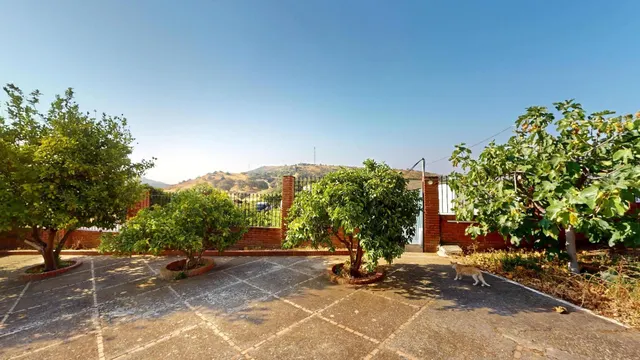 Finca rústica de más de 70 hectáreas con cortijo, casa de guardas y nave agrícola a solo 10 minutos de Córdoba — 38