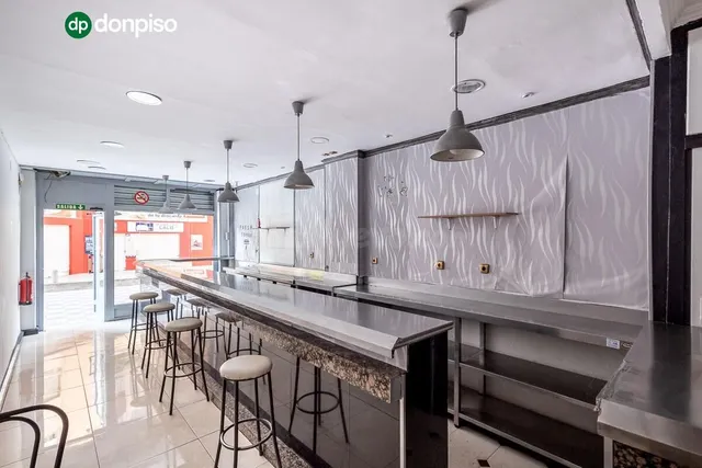 OPORTUNIDAD!! LOCAL EN AVENIDA AMERICA — 2
