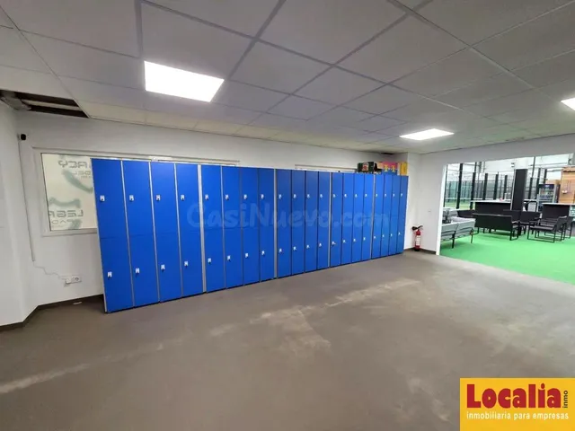 NAVE CON CLUB DE PÁDEL EN VENTA EN CANTABRIA - foto 4