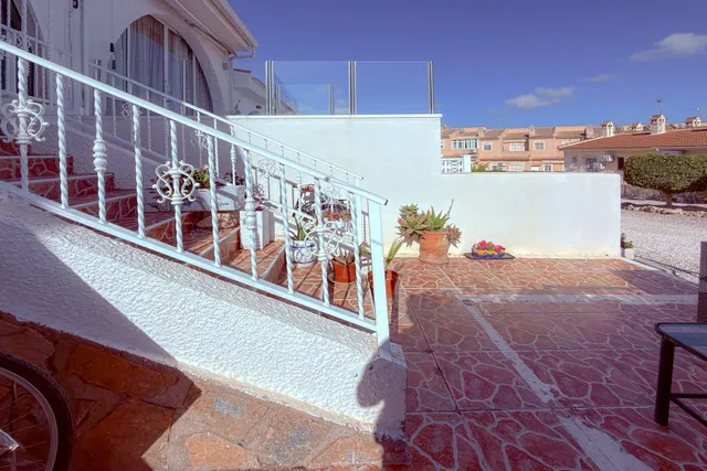 MAGNFICO BUNGALOW EN 2 PLANTAS INDEPENDIENTES CON PISCINA Y PARKING COMUNITARIO PRIVADO — 6