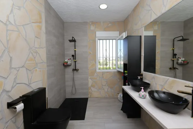 Casa reformada con piscina en parcela de 2.500 m2 (urbano y rústico) — 43