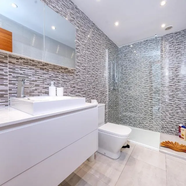 Villa con piscina privada y gran potencial en Playa Blanca — 28