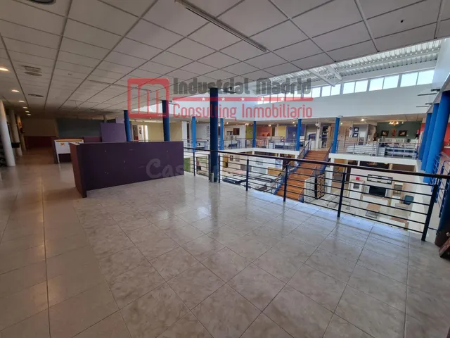 NAVE COMERCIAL EN VENTA CON GRAN VISIBILIDAD DESDE LA A-2 - foto 5