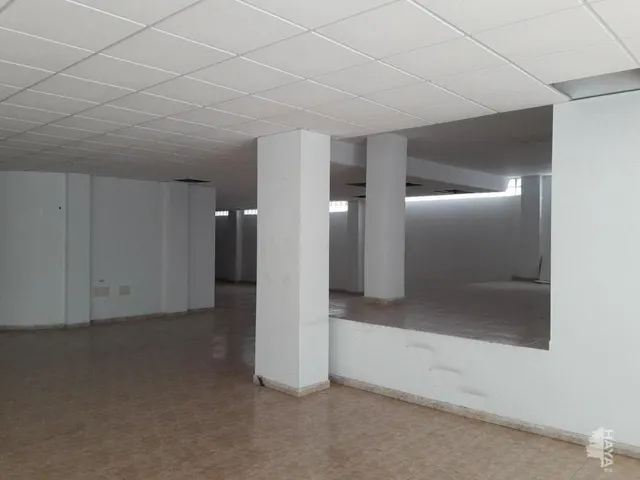 Local comercial + plazas de Garaje en la localidad de Los Gladiolos de Santa Cruz de Tenerife — 4