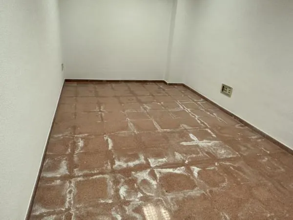 Centro de trabajo, local comercial — 15