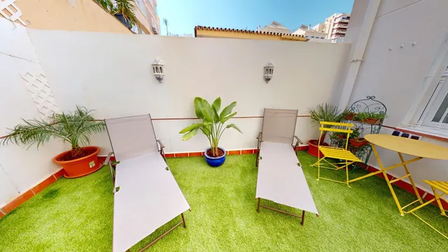 Piso de dos dormitorios con terraza y piscina en Los Boliches — 9
