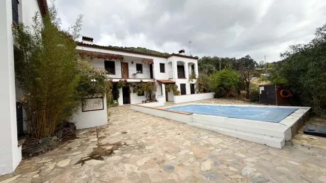 Exclusivo Hotel en Almonaster la Real con Vistas Panorámicas — 17
