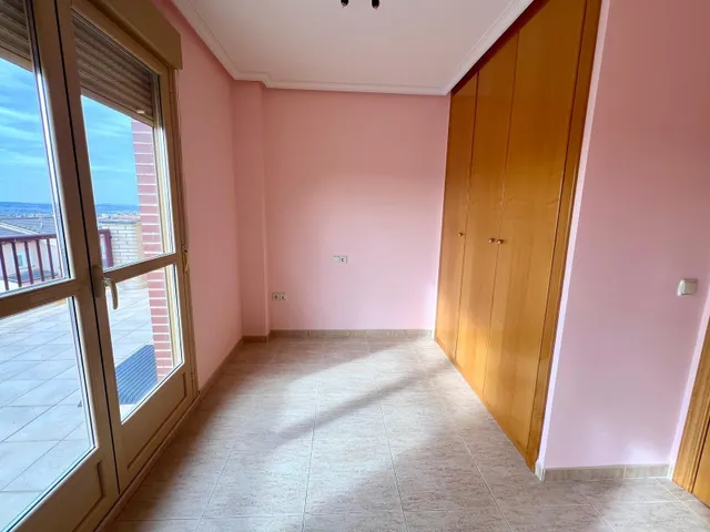 EXCLUSIVA CASA ADOSADA CON ASCENSOR Y PISCINA EN CIUDAD JARDIN — 37