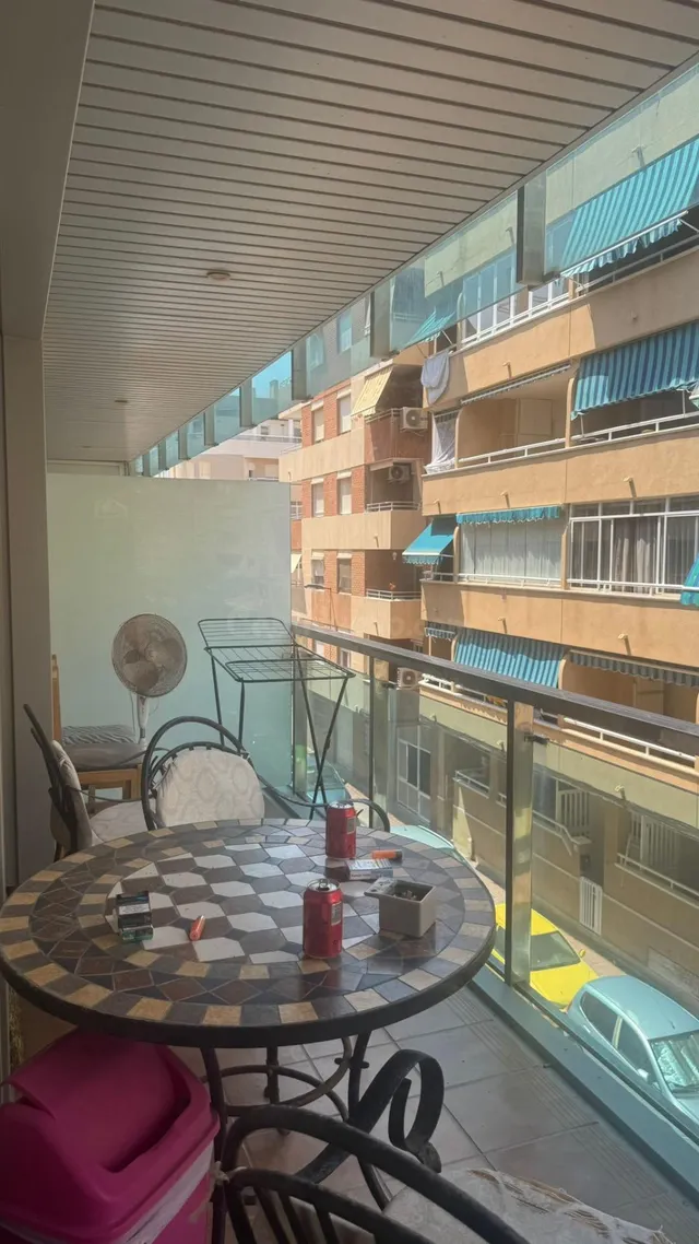 Amplio piso de 99 m2 en edificio con conserje y piscina — 2