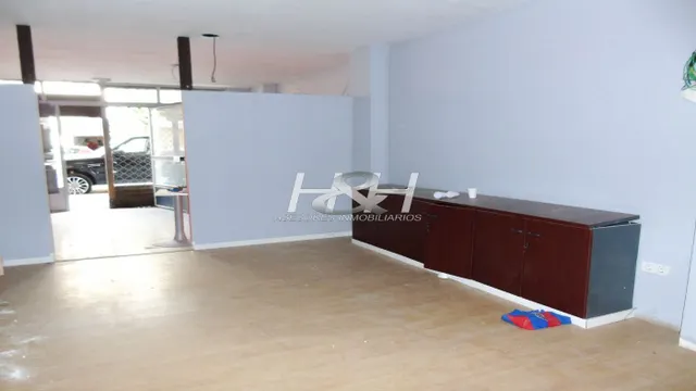 Local espacioso junto al Empalme. / HH Asesores, Inmobiliaria en Burjassot/ — 7