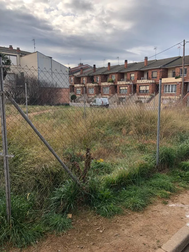 TERRENO URBANO PARA 5 UNIFAMILIARES EN CALLUS — 6