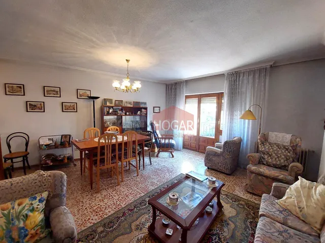 INMHOGAR ARÉVALO VENDE AMPLIA VIVIENDA EN EL CENTRO - foto 4