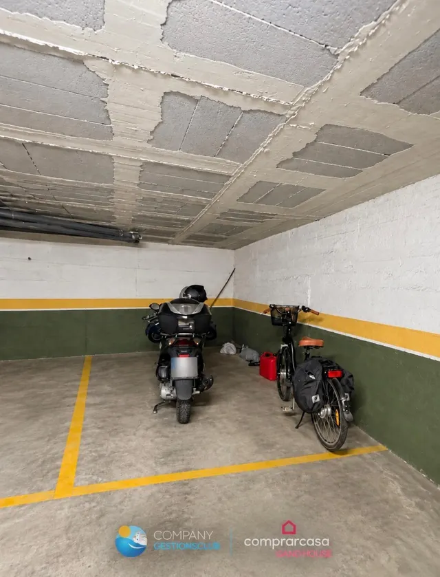Piso con gran patio privado, terraza, parking y trastero en Tossa de Mar — 32