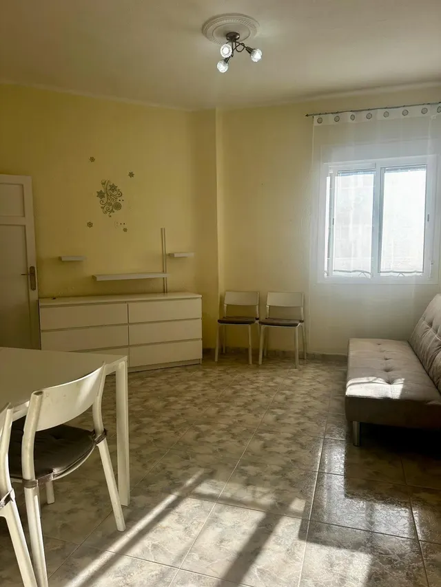 Oportunidad Única en València: Acogedor Piso de 3 habitaciones — 12