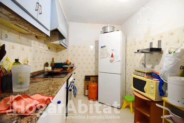 Casa luminosa y esquinera con balcón y dos terrazas, toda amueblada, en el centro — 8