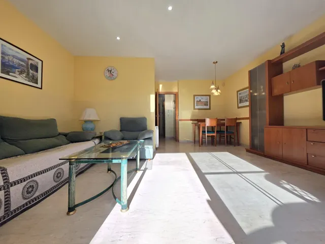 Chalet esquinero adosado en Vilafortuny — 13