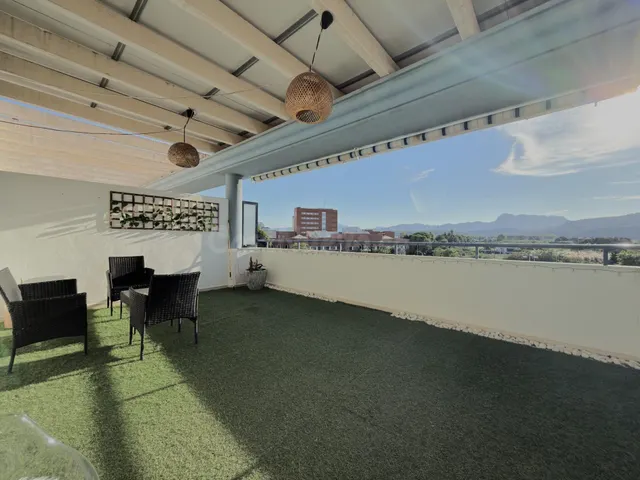 Dúplex en la playa de Gandía con terraza privada, garaje y l - foto 2