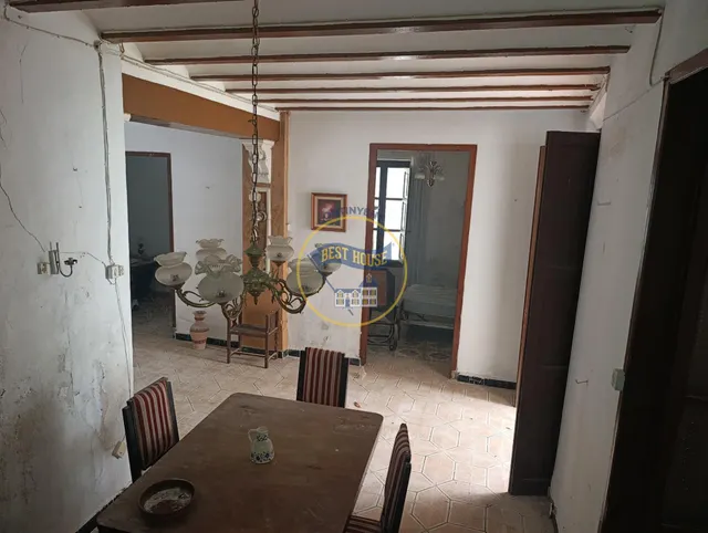 Oportunidad amplia casa de pueblo en Montesa para reformar a tu gusto — 37