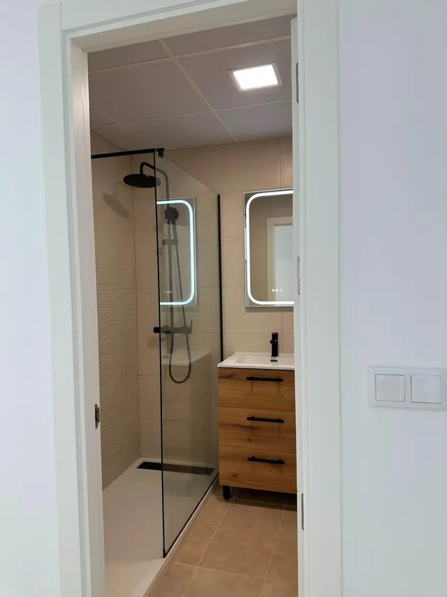 BUNGALOW ADOSADO DE 2 DORMITORIOS EN LA SIESTA (TORREVIEJA) — 25