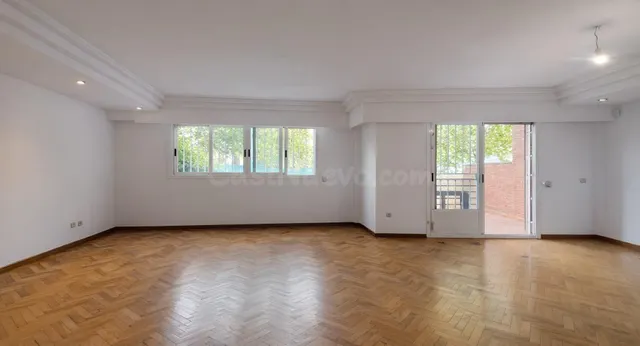 Chalet de esquina con jardín en Madrid capital | Una joya re - foto 4
