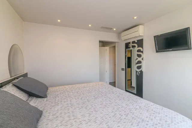 Exclusividad y diseño: 2º piso con ascensor, parking y suite de lujo — 28