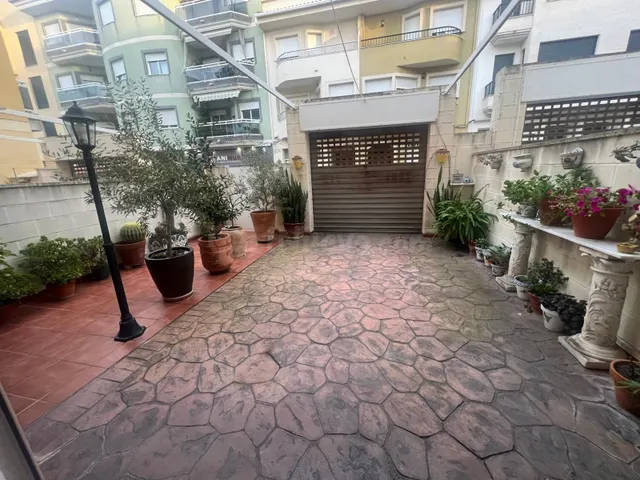 Adosado amplio en Daimús con terrazas y excelente ubicación — 2