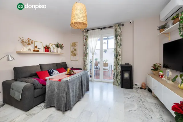 MARAVILLOSA CASA A POCOS MINUTOS DEL CENTRO DE LA ZUBIA - foto 3