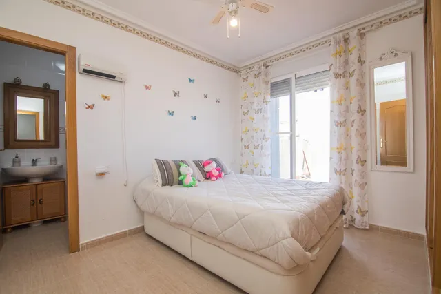 CHALET PAREADO A UN PASO DEL CAMPO DE GOLF CON 5 habitaciones 3 BAÑOS — 37