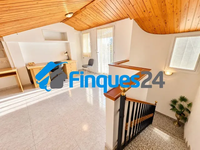 CHALET PAREADO EN VENTA EN SALLENT | 329.000 € — 18
